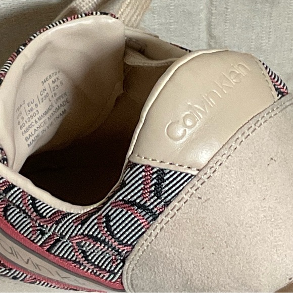 Calvin Klein Tea-2 Sneaker Woman’s sz 6.5 - Picture 6 of 9